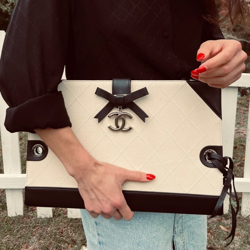 CHANEL CAVIAR LEATHER PORTFOLIO CLUTCH BAG